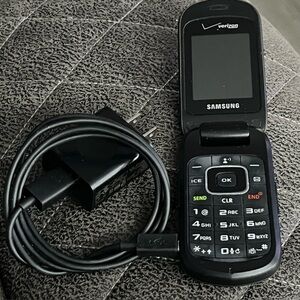 Samsung Gusto 2 flip phone, model SCH-U365, for the Verizon network.